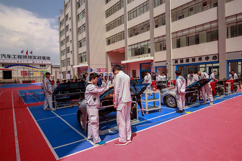 汽車美容實訓(xùn)設(shè)備